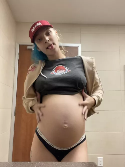Ever imagined fucking a pregnant girl from Wendy’s? 