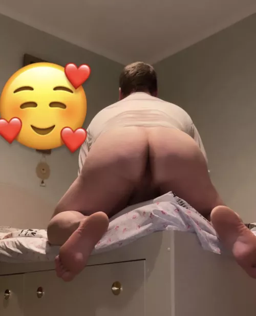 Every evening I dream about you. Every evening I imagine you fucking me. You fuck me hard. With loud moans. I feel every inch of your hot cock. Come on...fuck me.