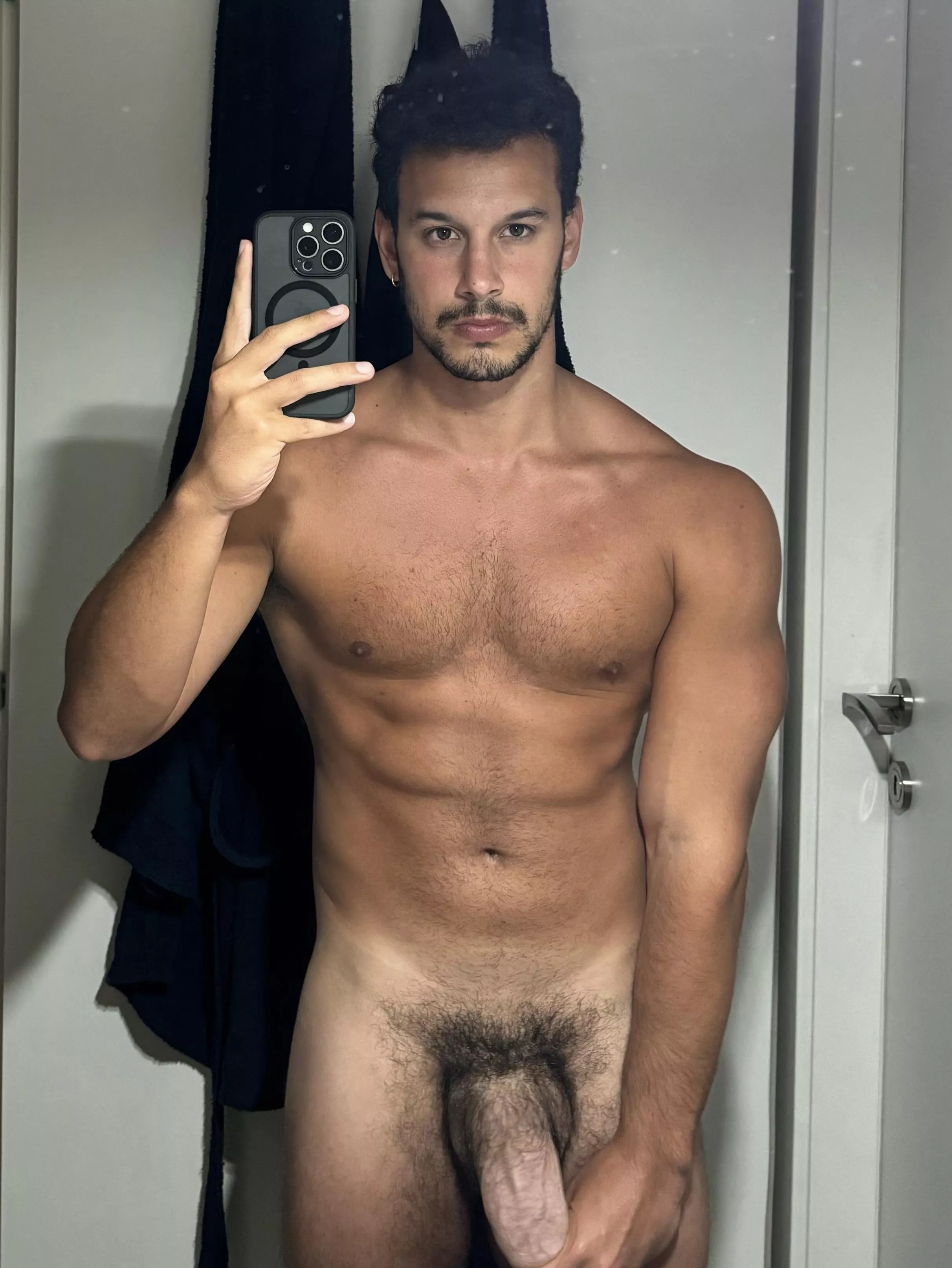 F*CK IT sending dick pics and videos from my gallery to everyone who says hi [25]