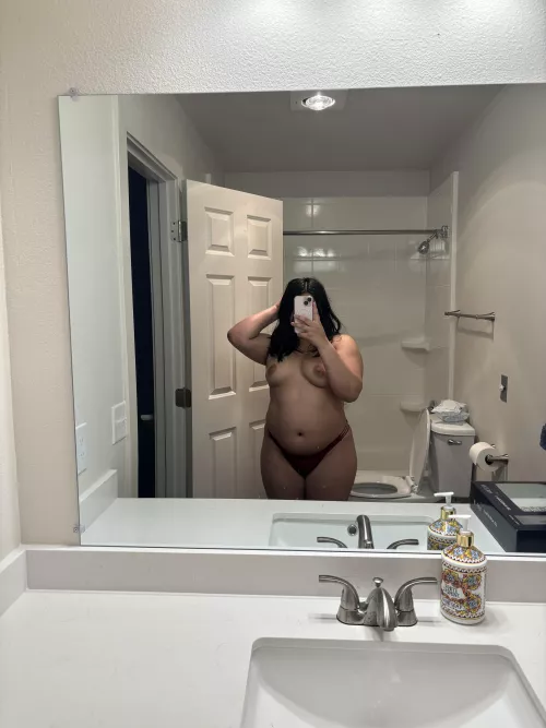 First mirror selfie, how is it? 