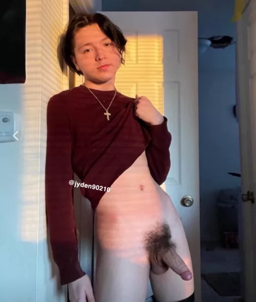 fuck I’m so hard rn 