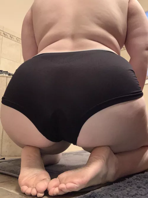 Full booty coverage in these on lazy Sunday 34(f)