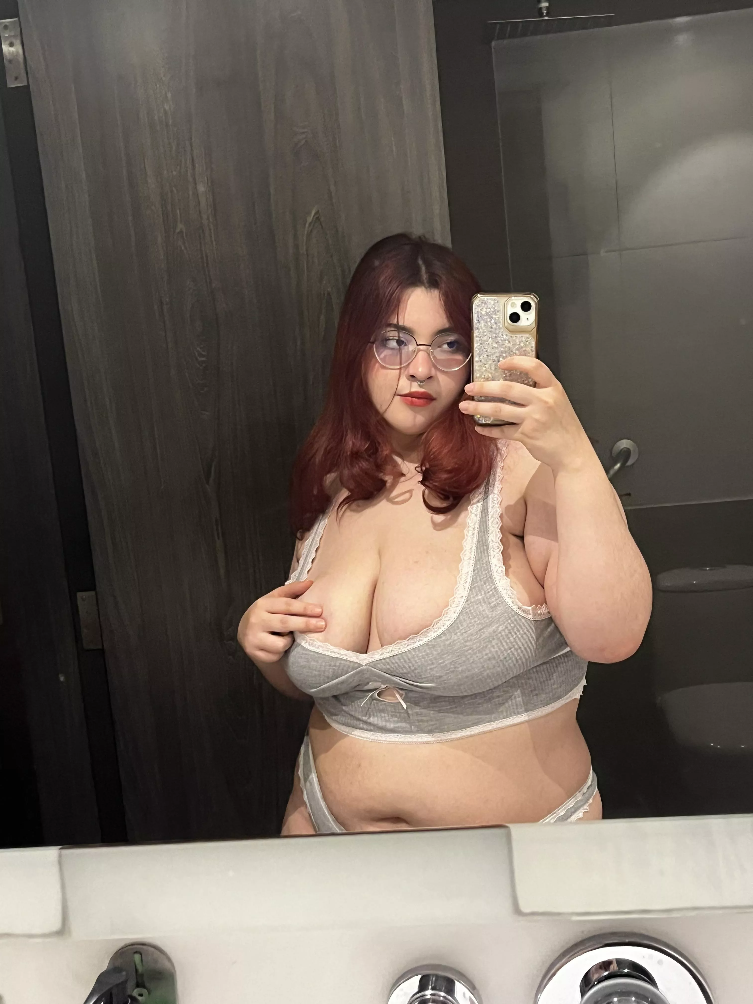 ⋆˙⟡♡here’s your [sub]missive chubby gf ~ available for ˗ˋˏ[GFE]ˎˊ˗ includes [sext] & [cam], [pic] & [vid] custom or premades ♡ let’s make a deep connection, babe ♡ check profile for menu! ♡⟡⋆˙