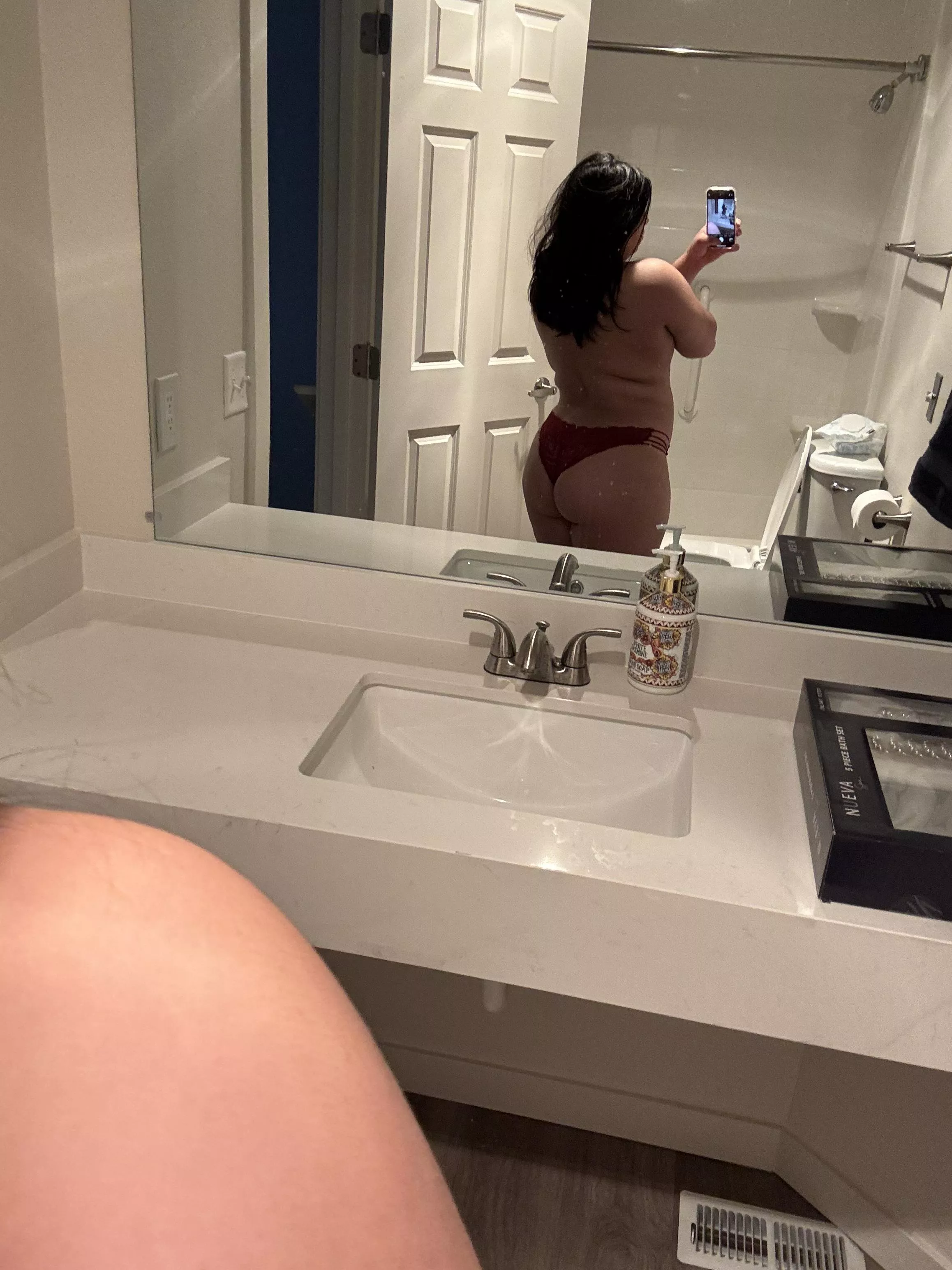 How’s this for a bathroom selfie? ;)