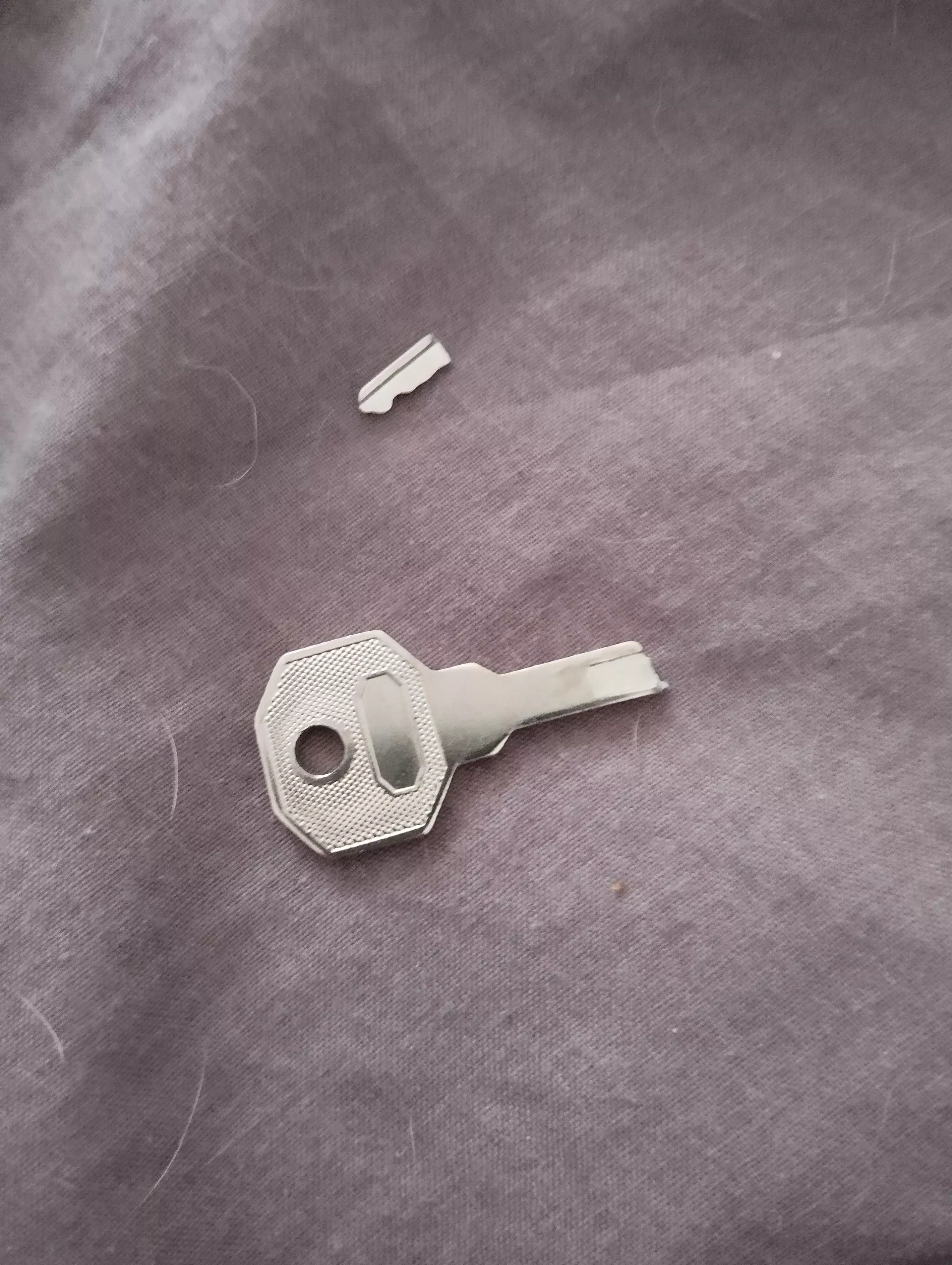 I am stupid I tried bending it back but was a bit nervous and shaky and went to hard (look at link in post or previous post)