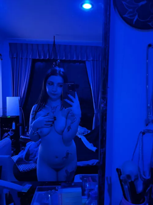 I genuinely havent had sex in so long.. I dont i've ever been this horny before in my life (f)