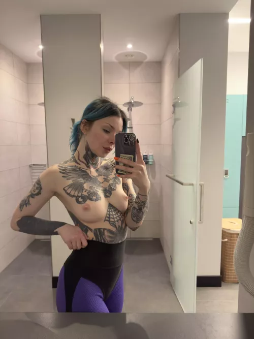 I prefer bold hands over wandering eyes