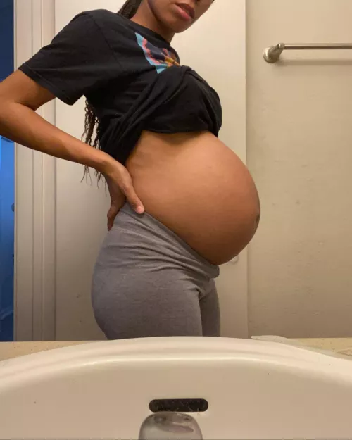 I want you to worship my body while i carry your bully/ boss baby & how he uses me thru my pregnancy 