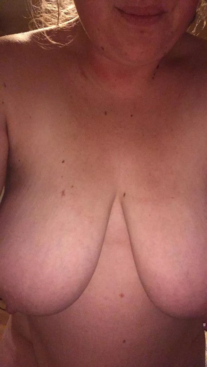 I'm a big, soft pillowy woman with a blowjob obsession bigger than my boobs