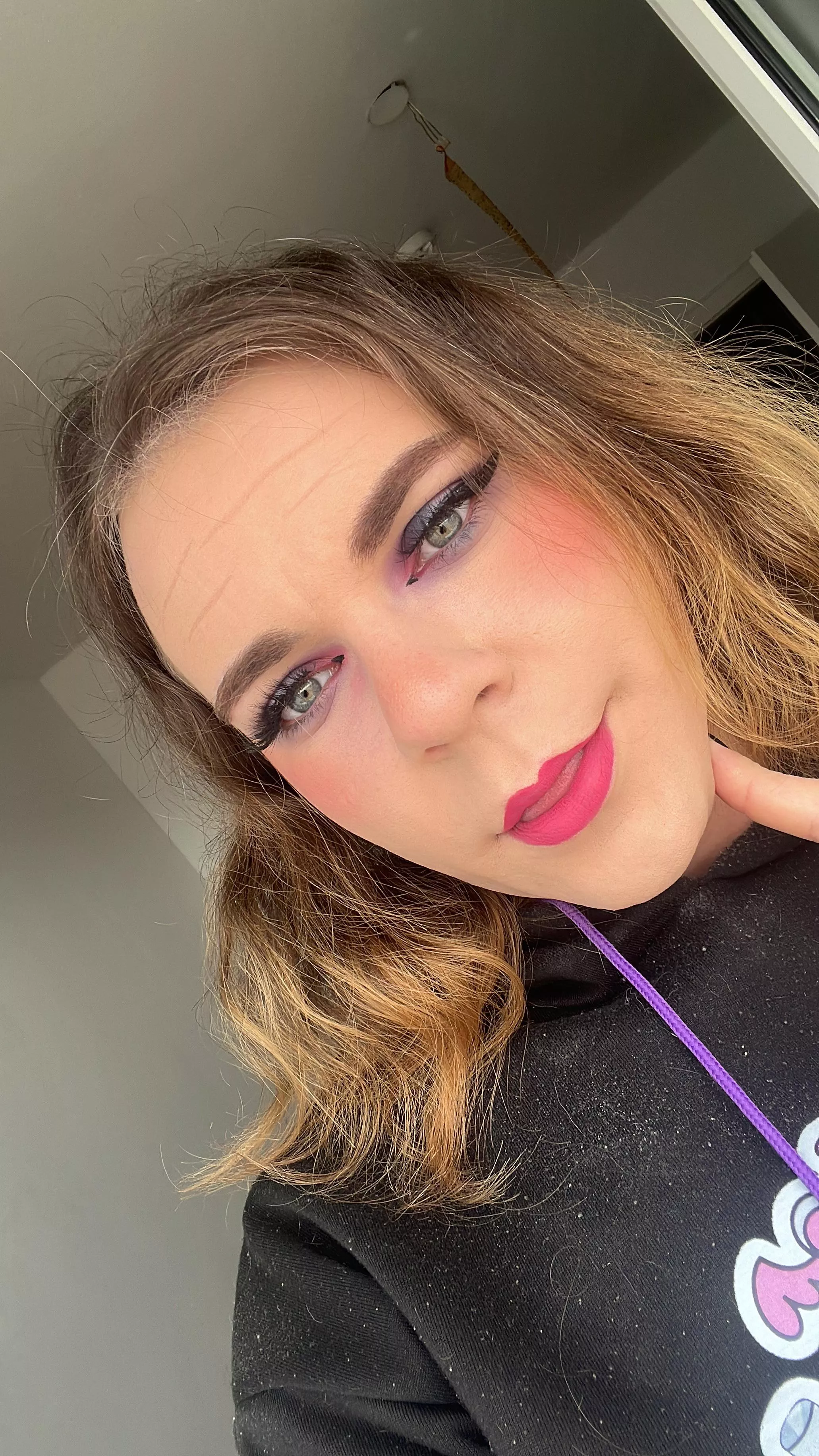 I’m bored, how ya all doing? :3 