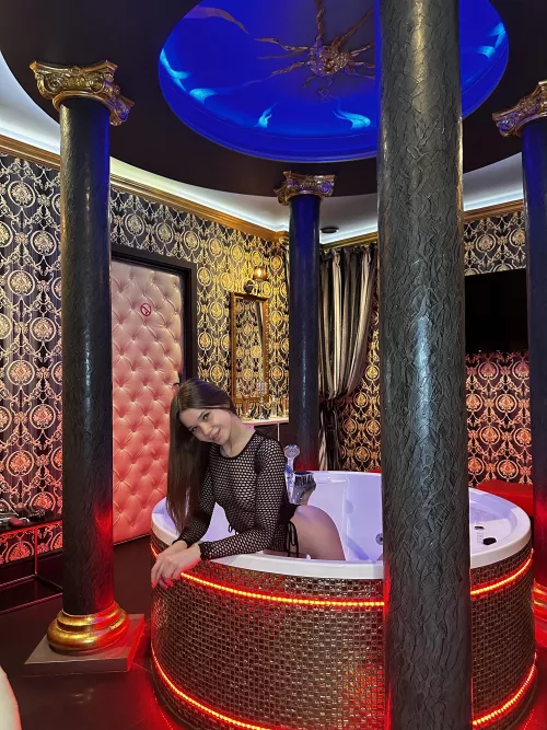 I'm waiting for you in the jacuzzi to fool around