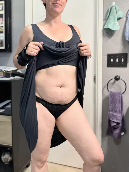 Just because I’m a mom doesn’t mean I can’t lift up my dress and show off for you