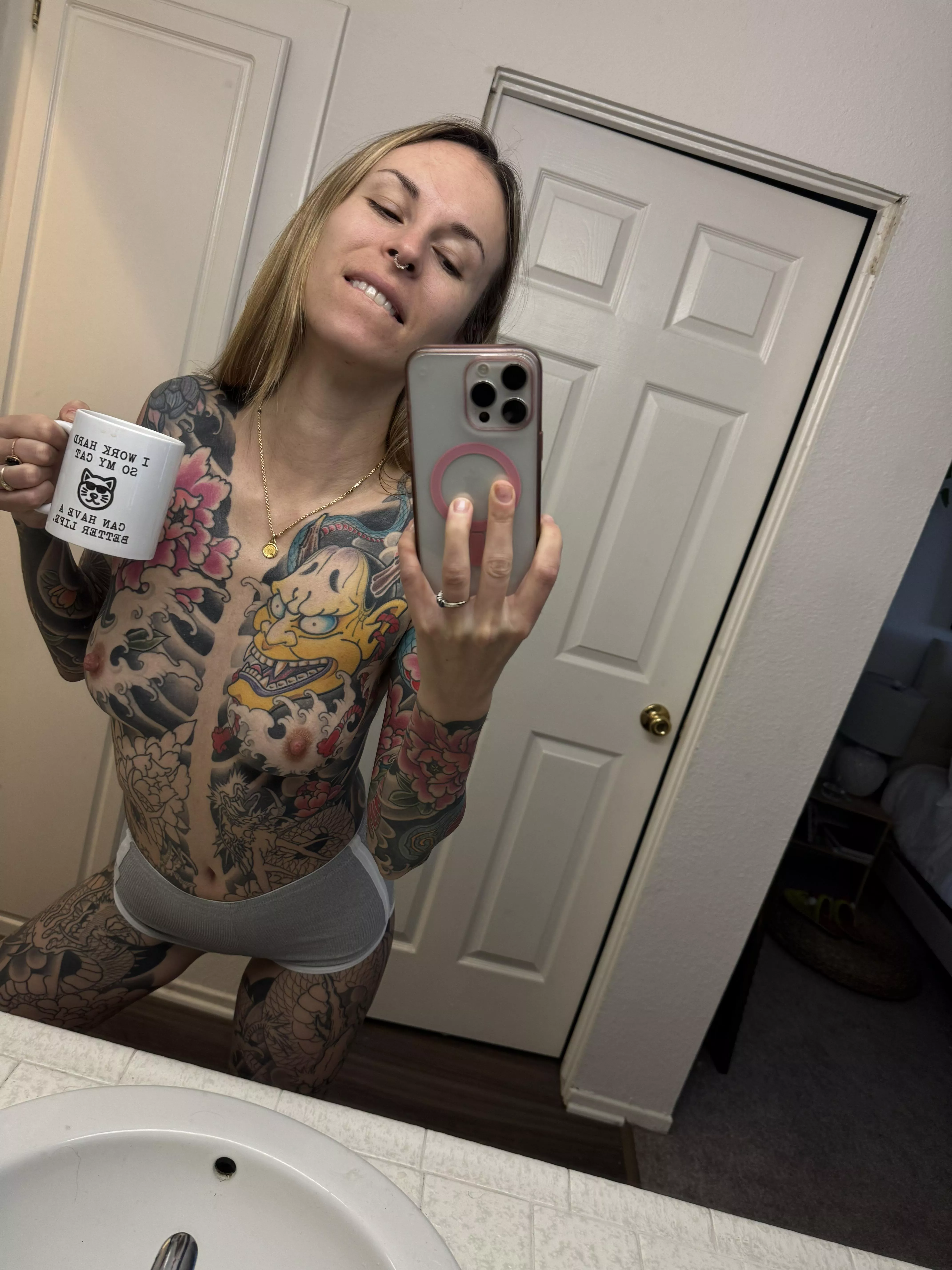 Last time I checked goth people are usually cat people 