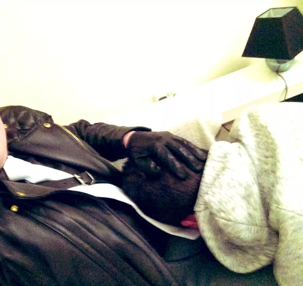 Leather daddy (Me, 40) encouraging him (23)