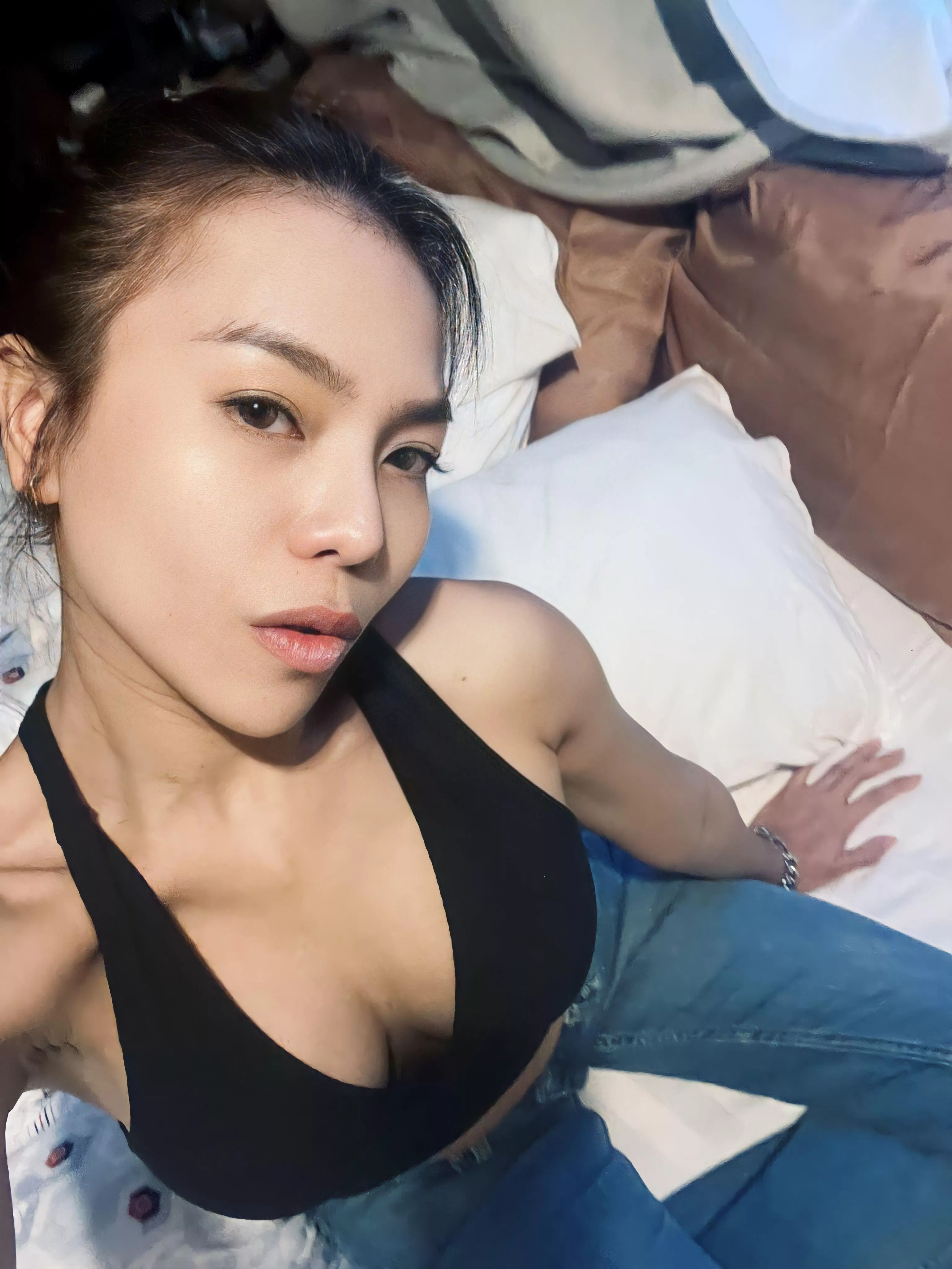 Looking for a hot partner to explore the world with!