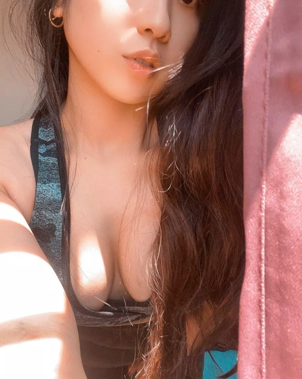 Morning brings both bliss and stress... such a confusing thing