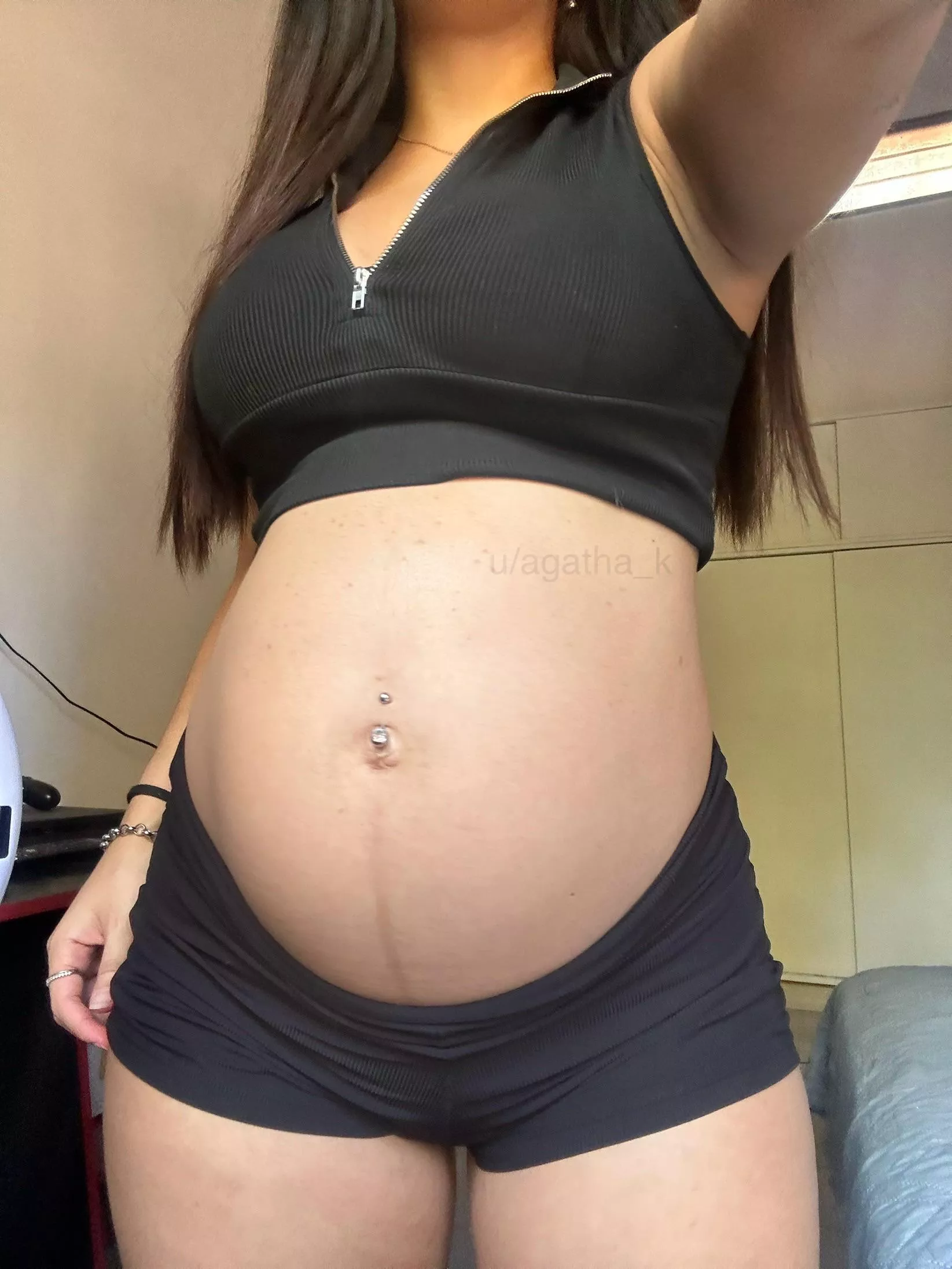 My preggo body, hope it can still make you hard 🥵