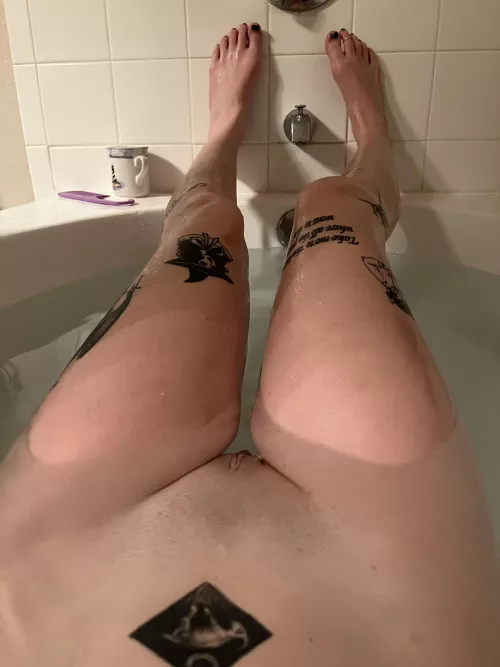 Pre bathtub playtime 😈