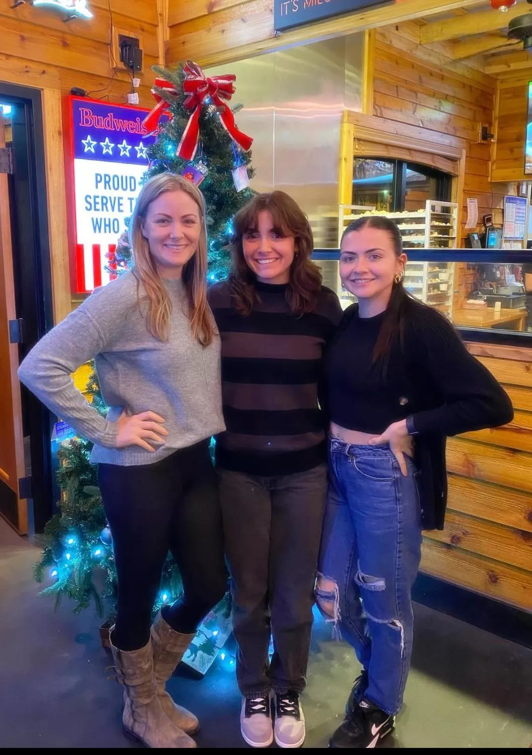 Real Mom and Daughters, who are you pounding first? [3]