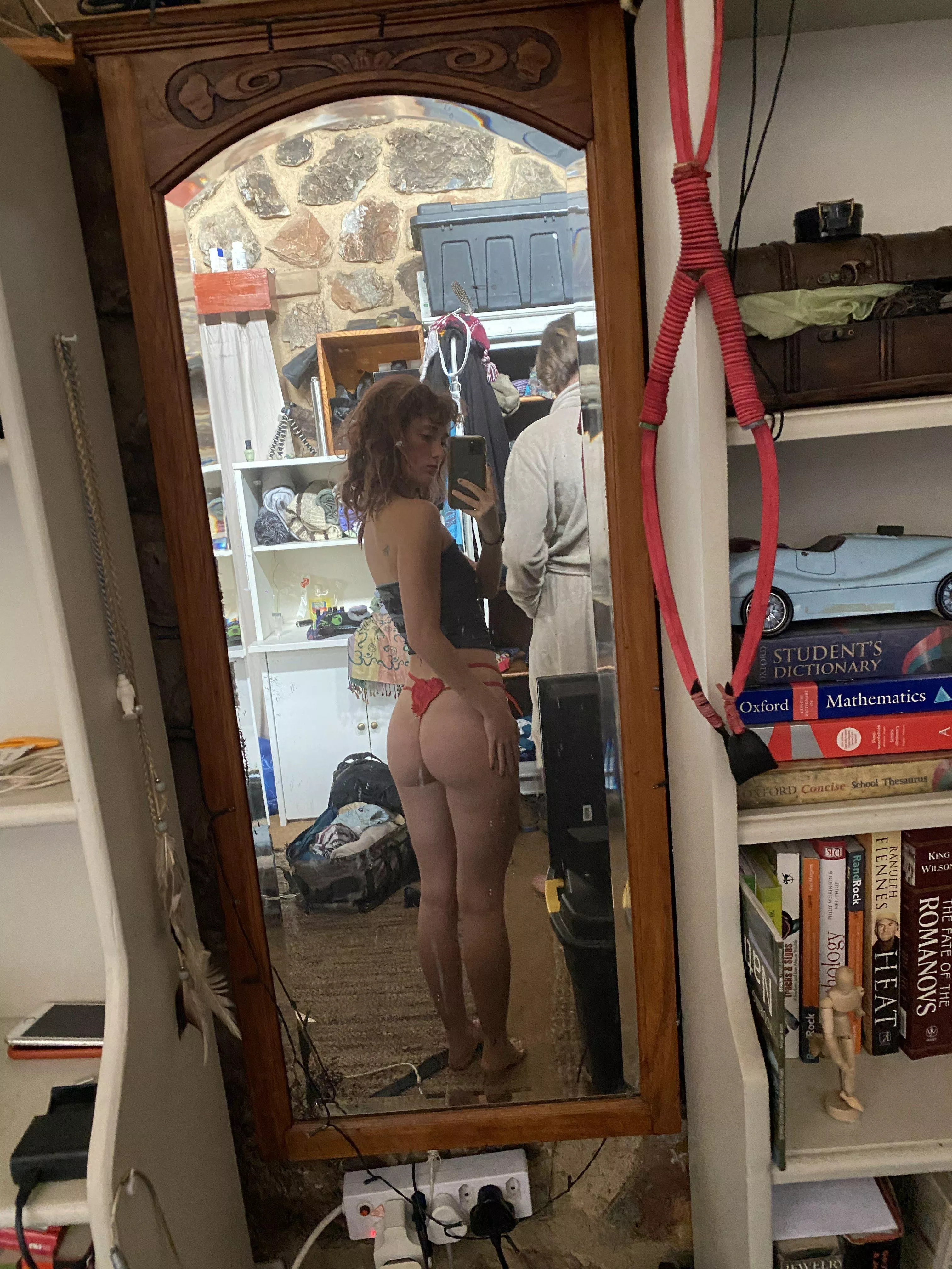 Snapping a mirror selfie, feeling like the star of my own show. [18F]