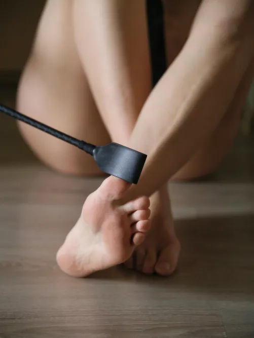 Spanks for feet
