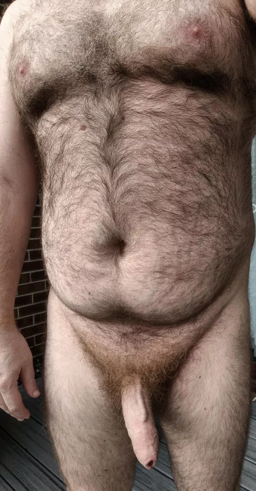 Thick Aussie daddy ready to play 