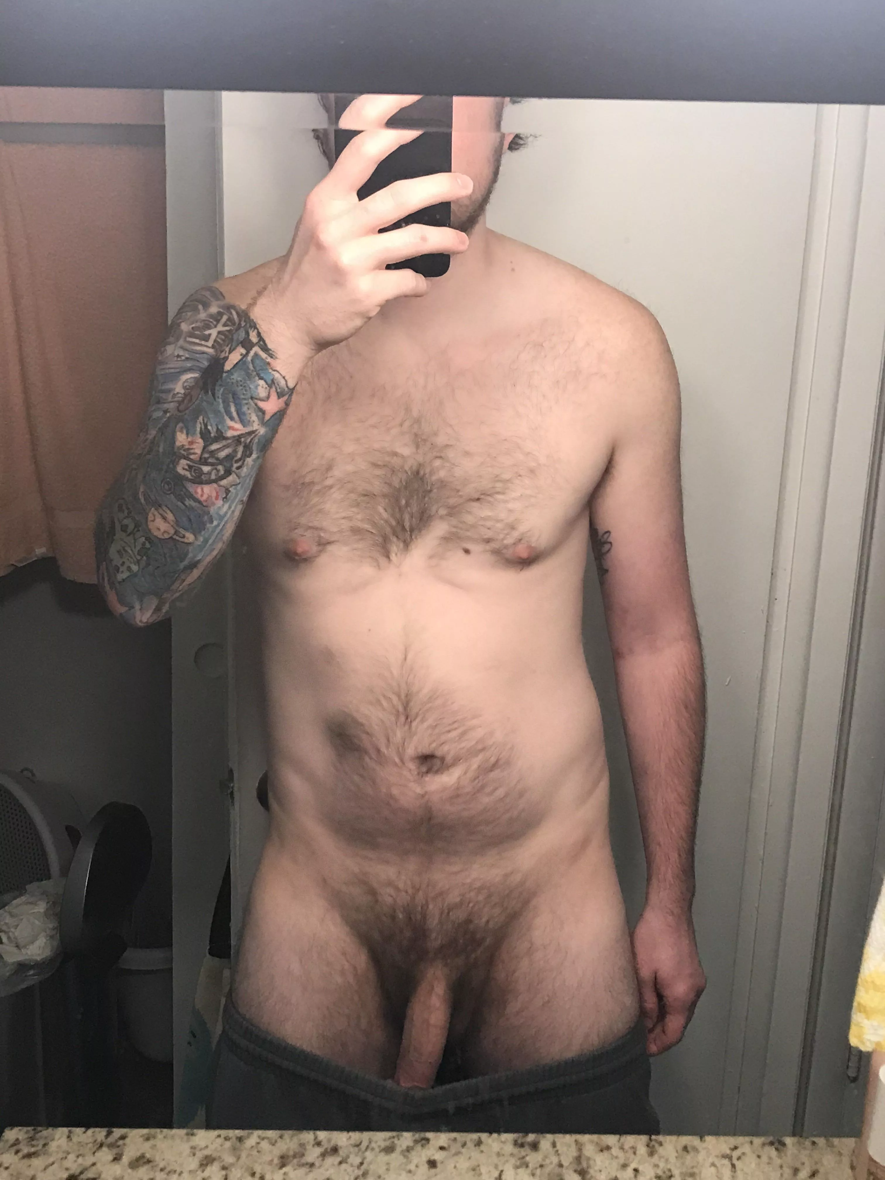 (31) str8 bro, love to show my cock off! 