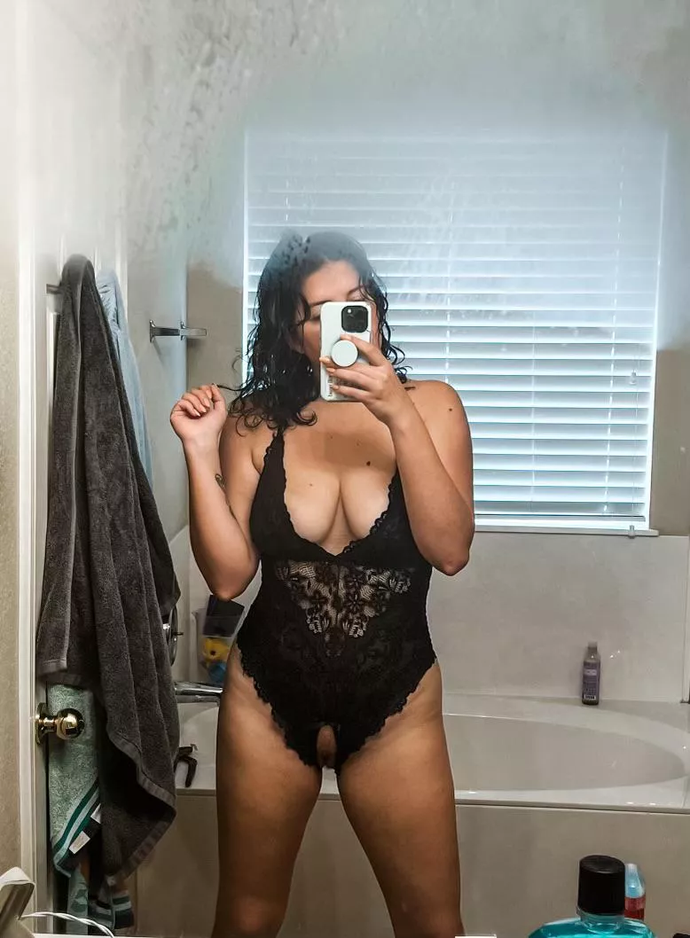 35 with 2 kids but I’ll still drain your balls 