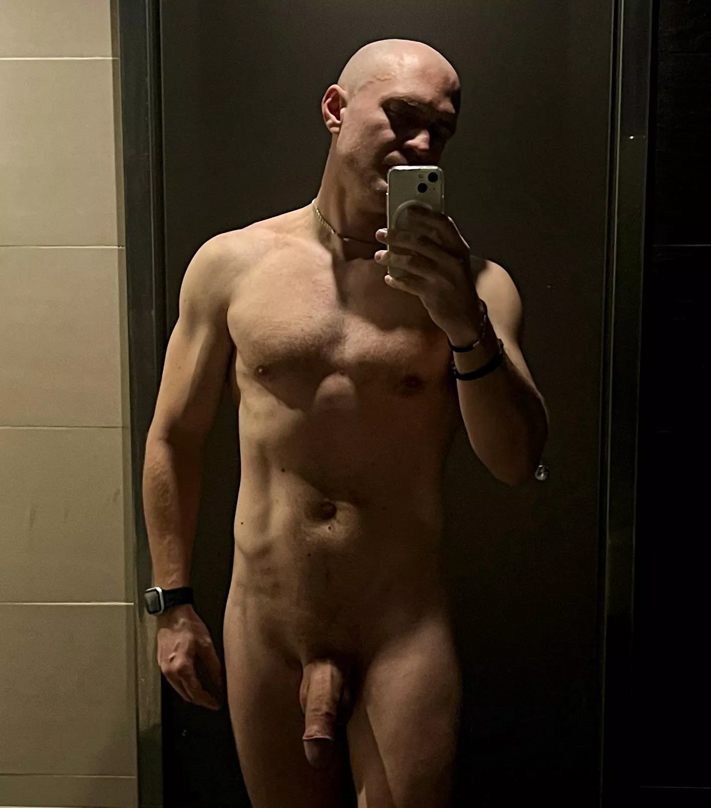 39M, 5.7, 165lbs. Be nice, I’m really shy ☺️ 