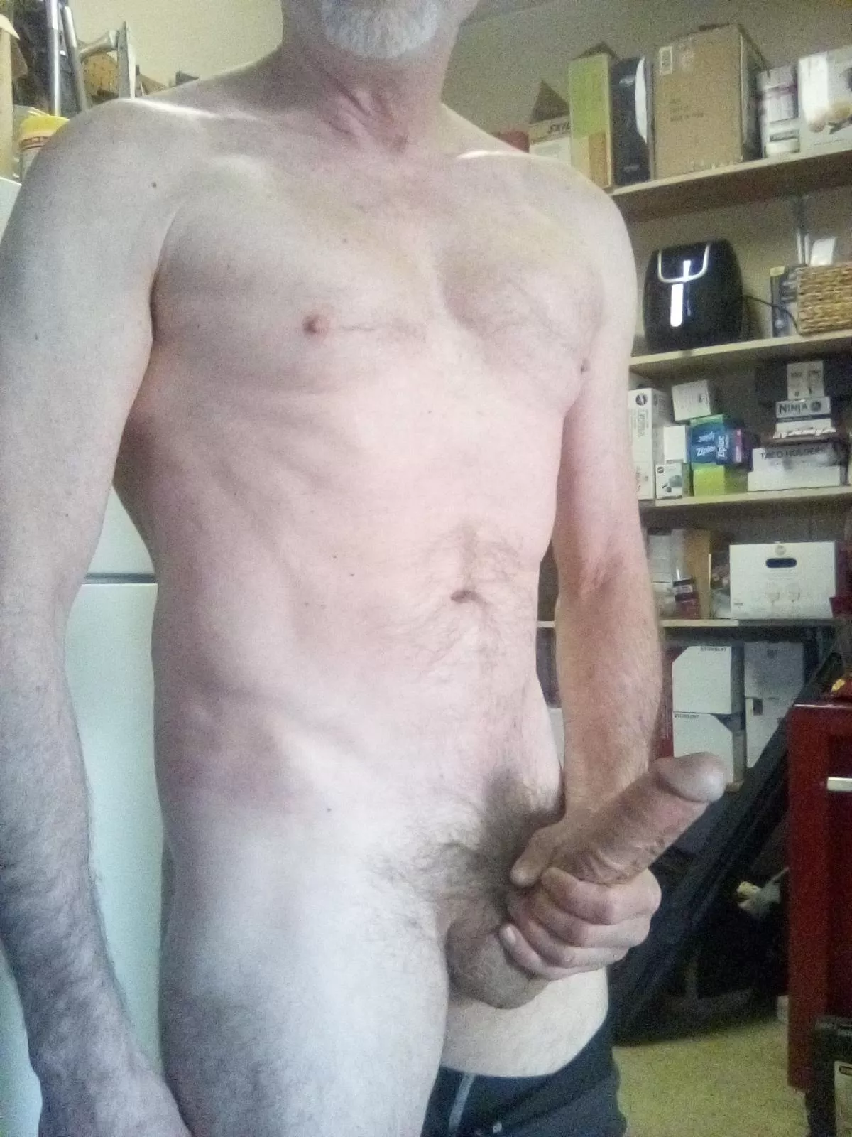 (63) Off work today. Any girls want to chat!?