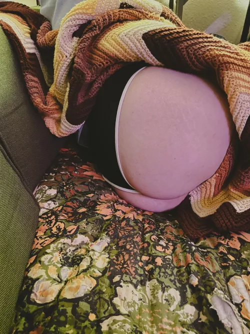 A peak under the blanket while we netflix and chill