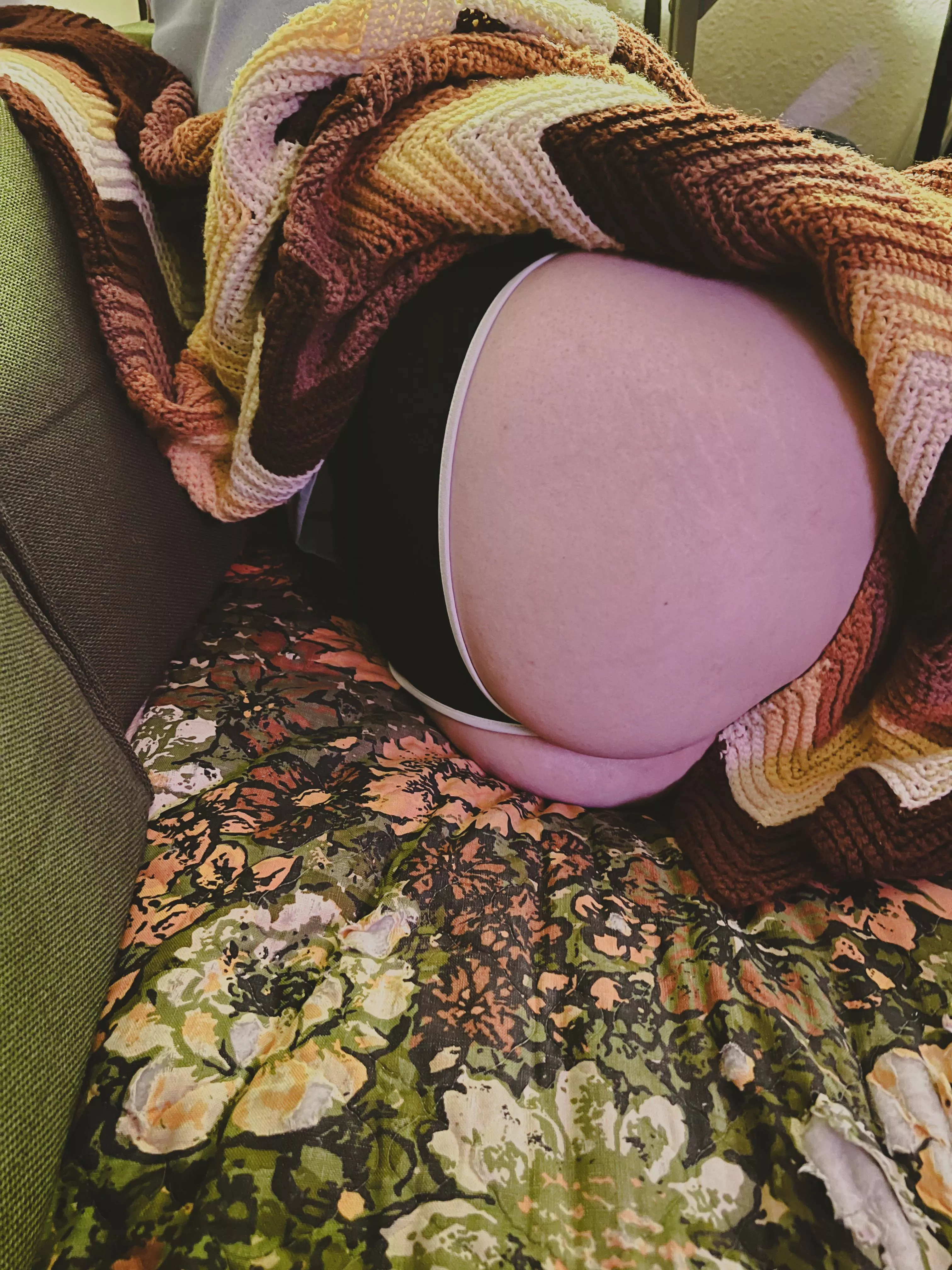 A peak under the blanket while we netflix and chill