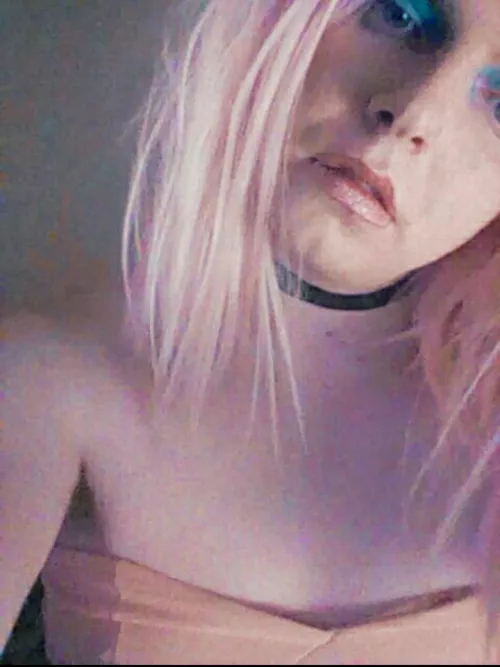 Any guys around my age or older wanna chat 29 femme here btw 