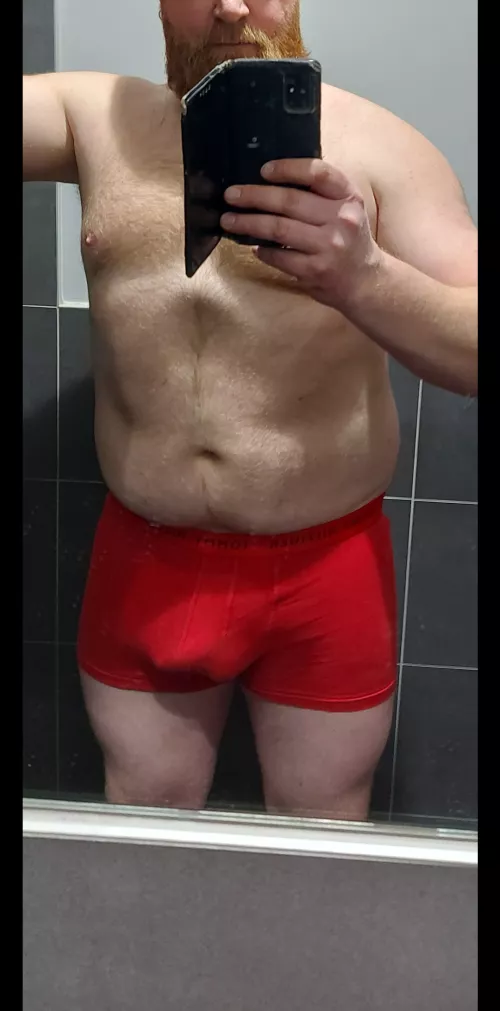 Anyone in to ginger dad bods?. (43)