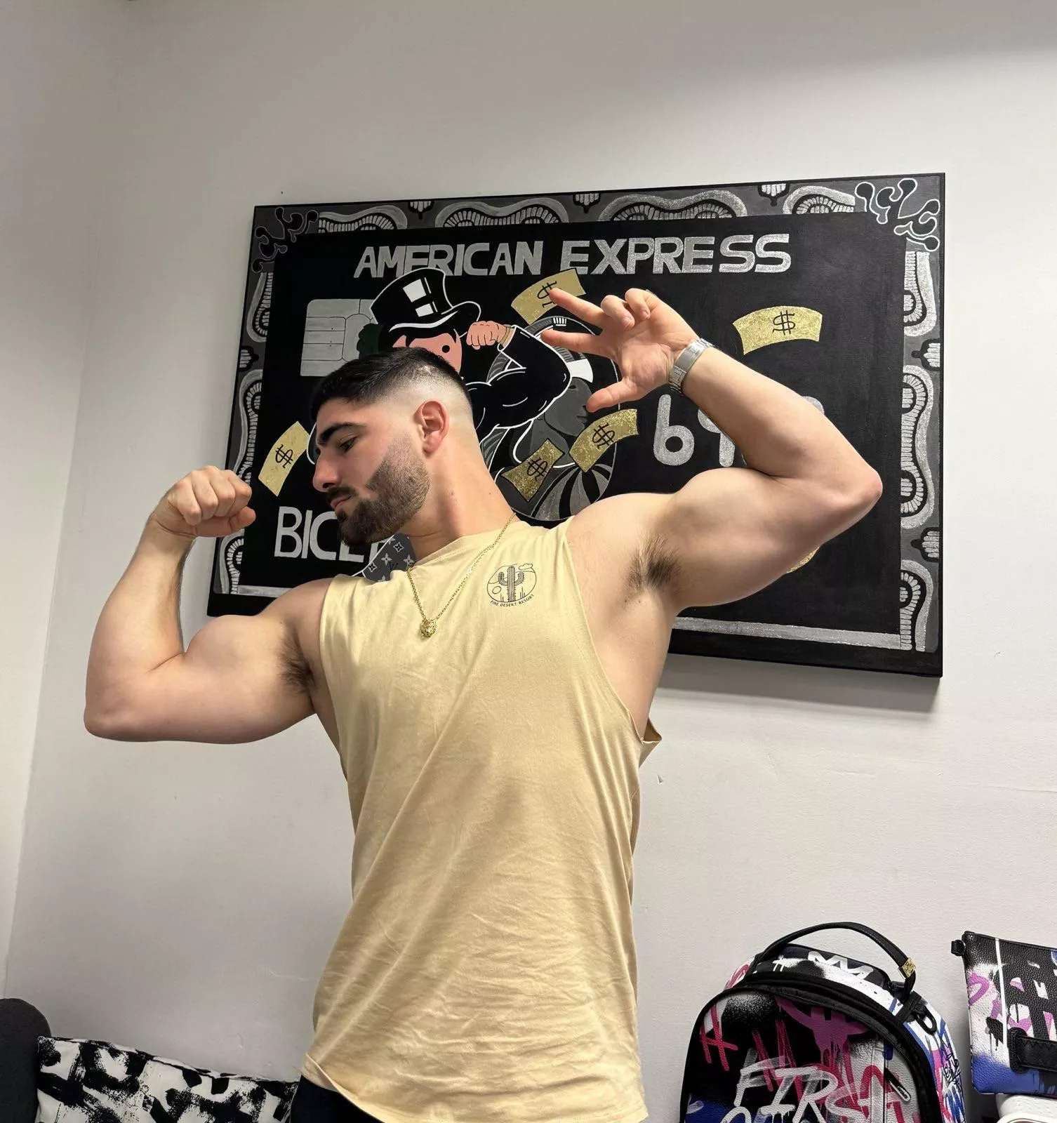 Biceps show off , while those delicious armpits picking at you..