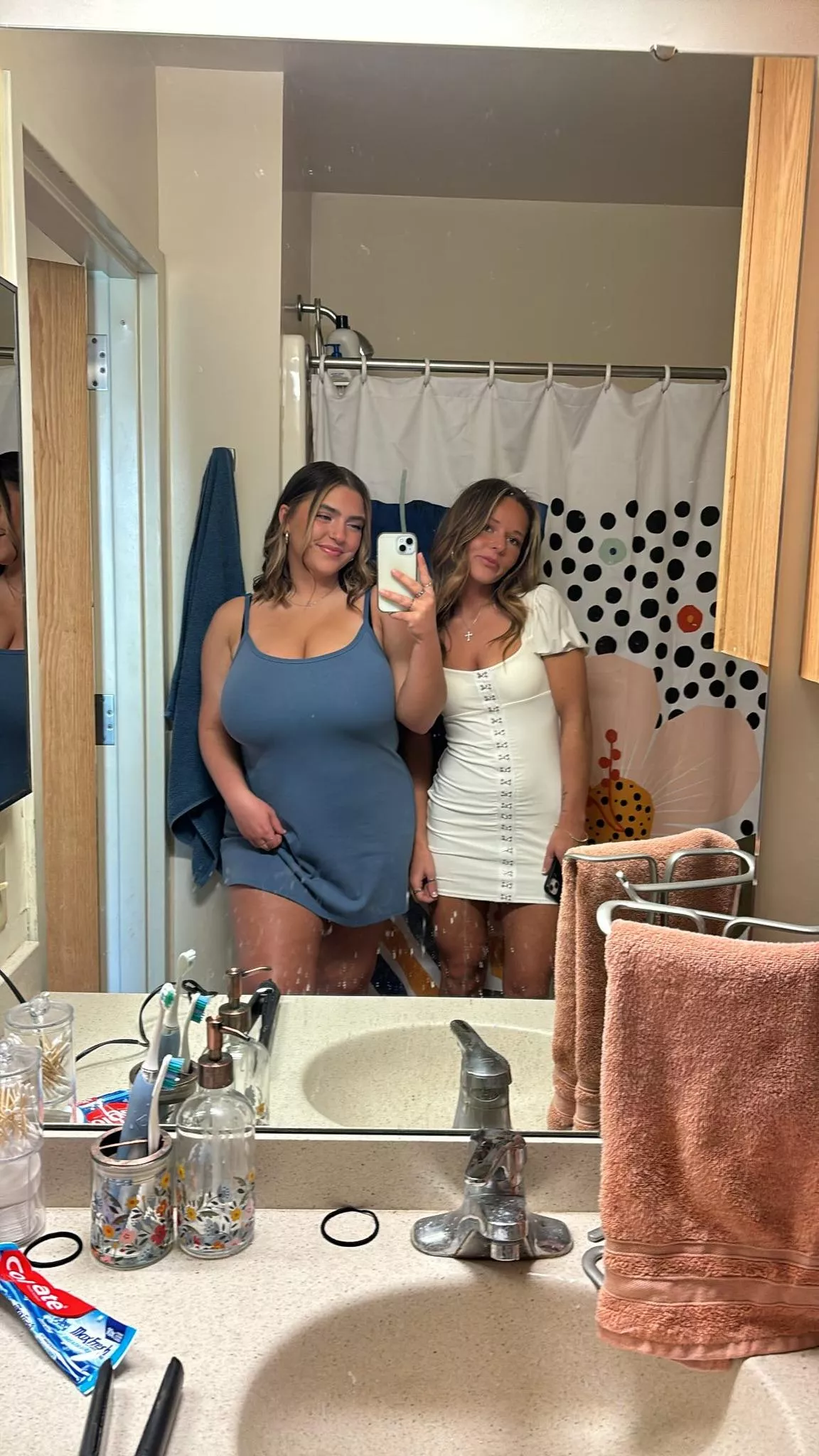 Blue Dress or White Dress