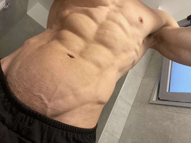 Come and sniff them boyyy