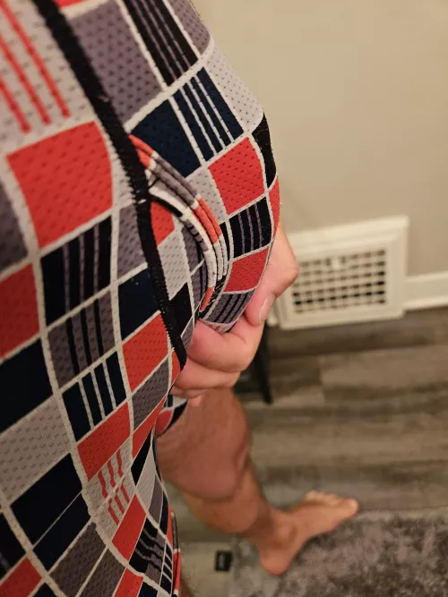 Come take my underwear off and get me hard.