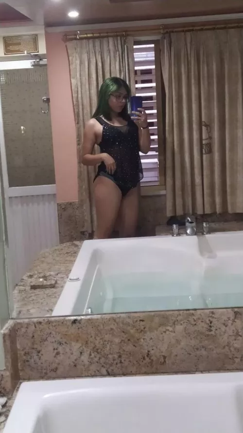 Cute face and perfect body for stretching