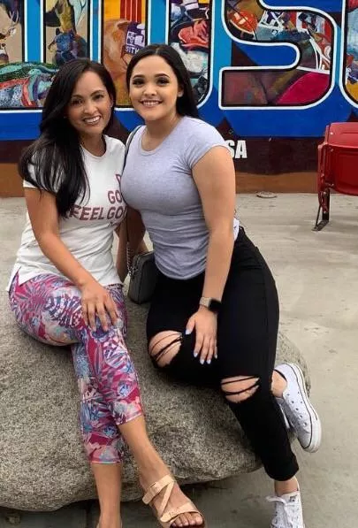 Daughter (right) resting her fat tits on her moms tits 🔥