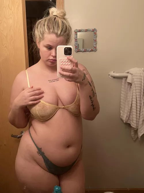 Do I look good now that I’m fat? 