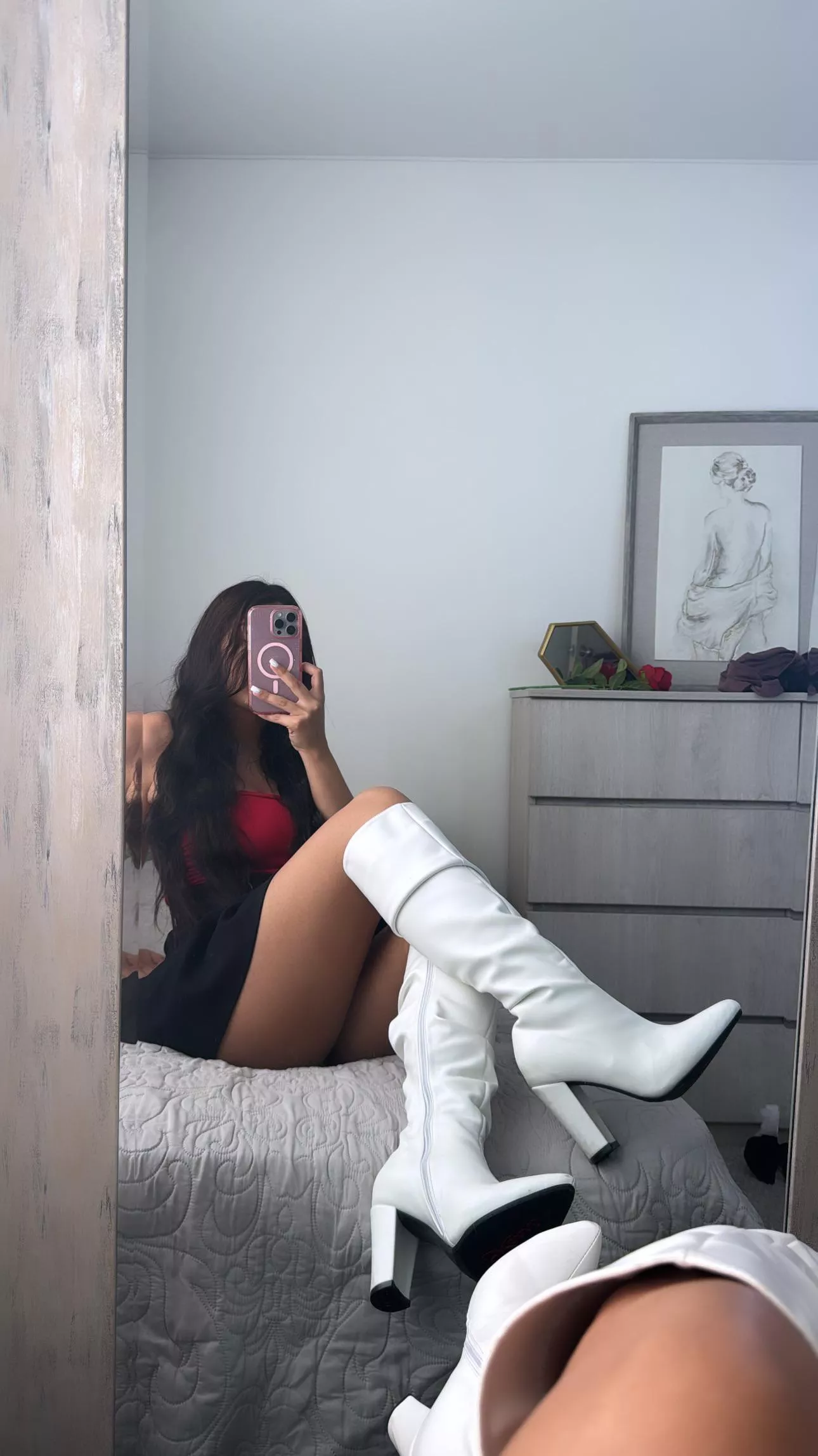 Do you like my boots ?👢❤️🤍