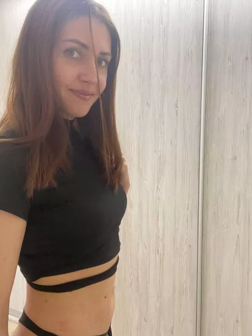 Do you like my new black top?