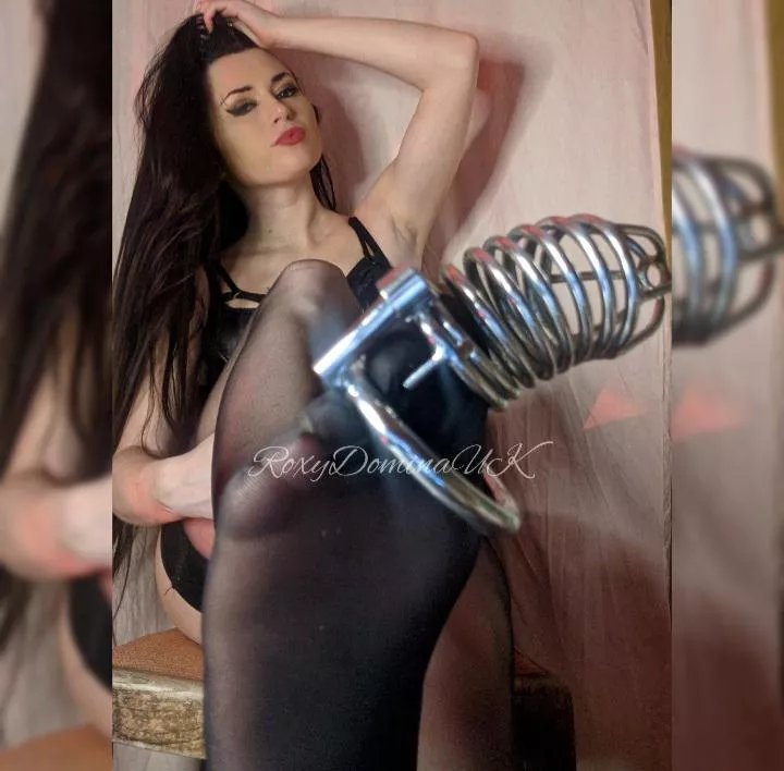 Do you like the soft nylon soles and harsh metal cage combination? 🖤