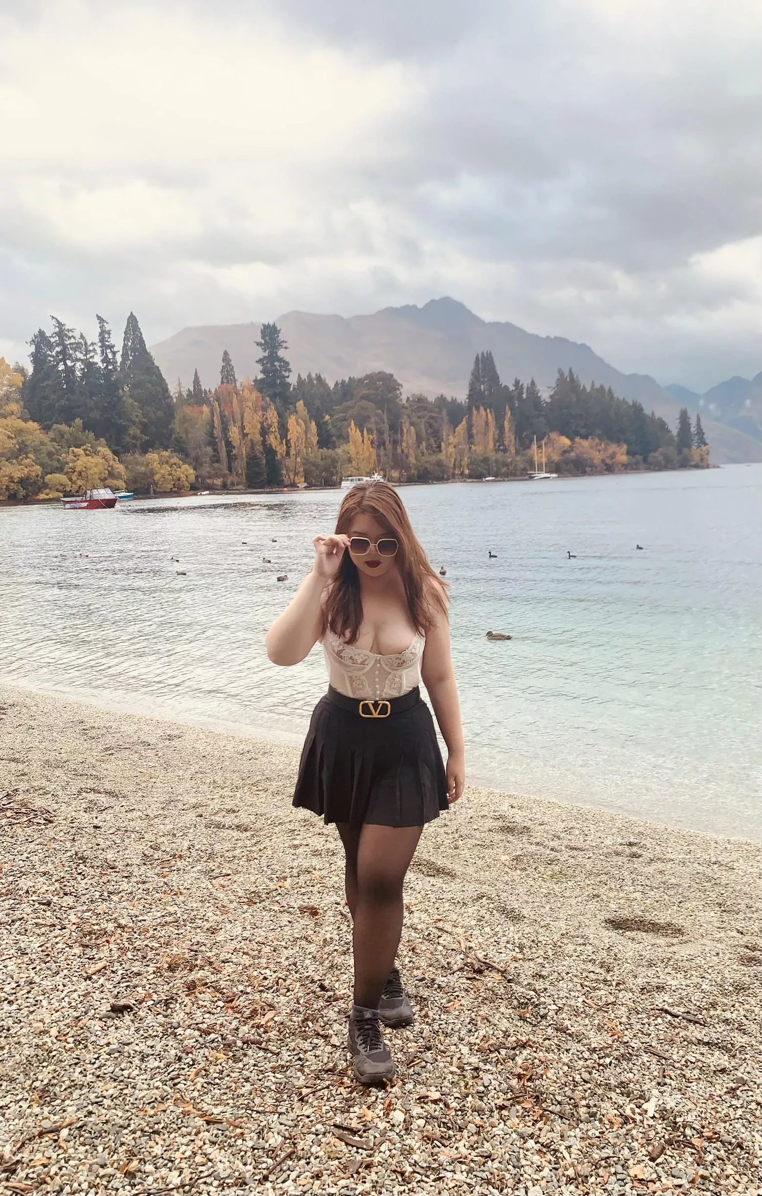 Exploring another braless style 🥰