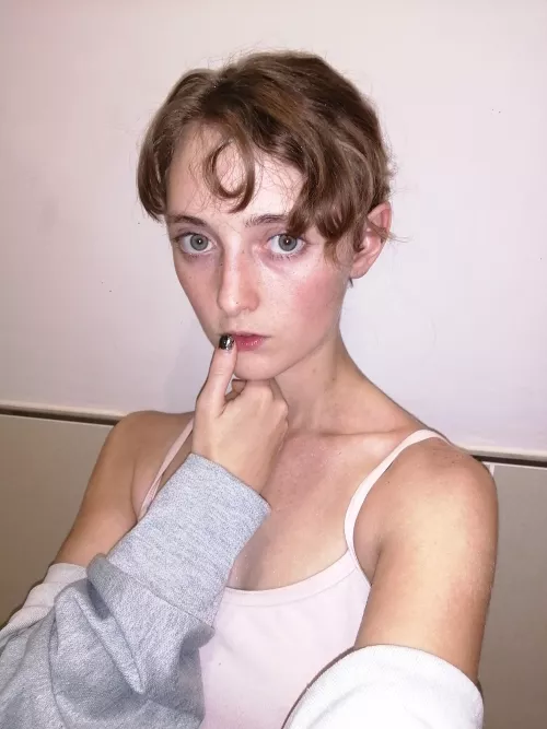 Flaunting my curves in outfits that accentuate my beauty. [18F]