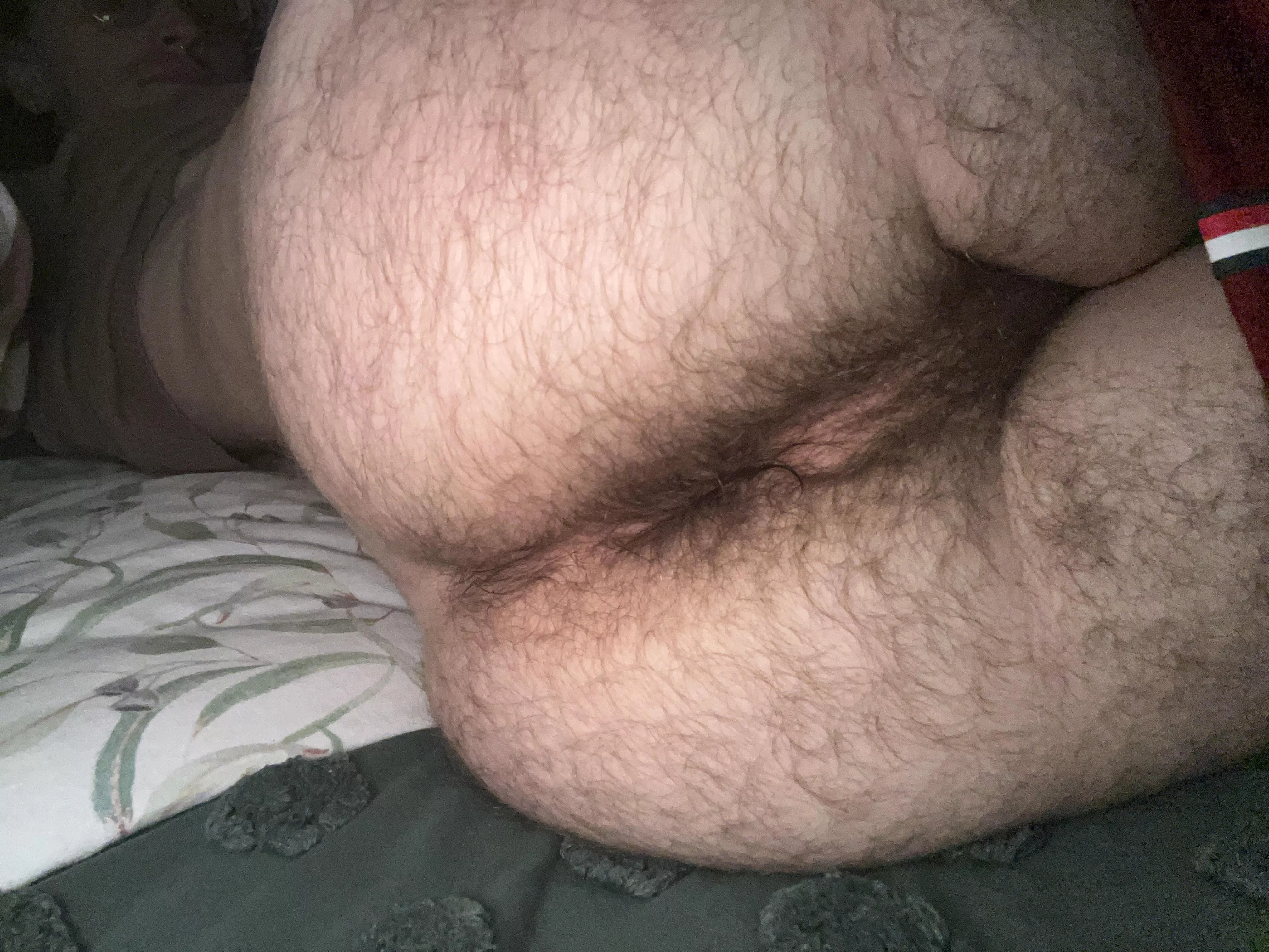 hairy lil ass needs dick 🥵