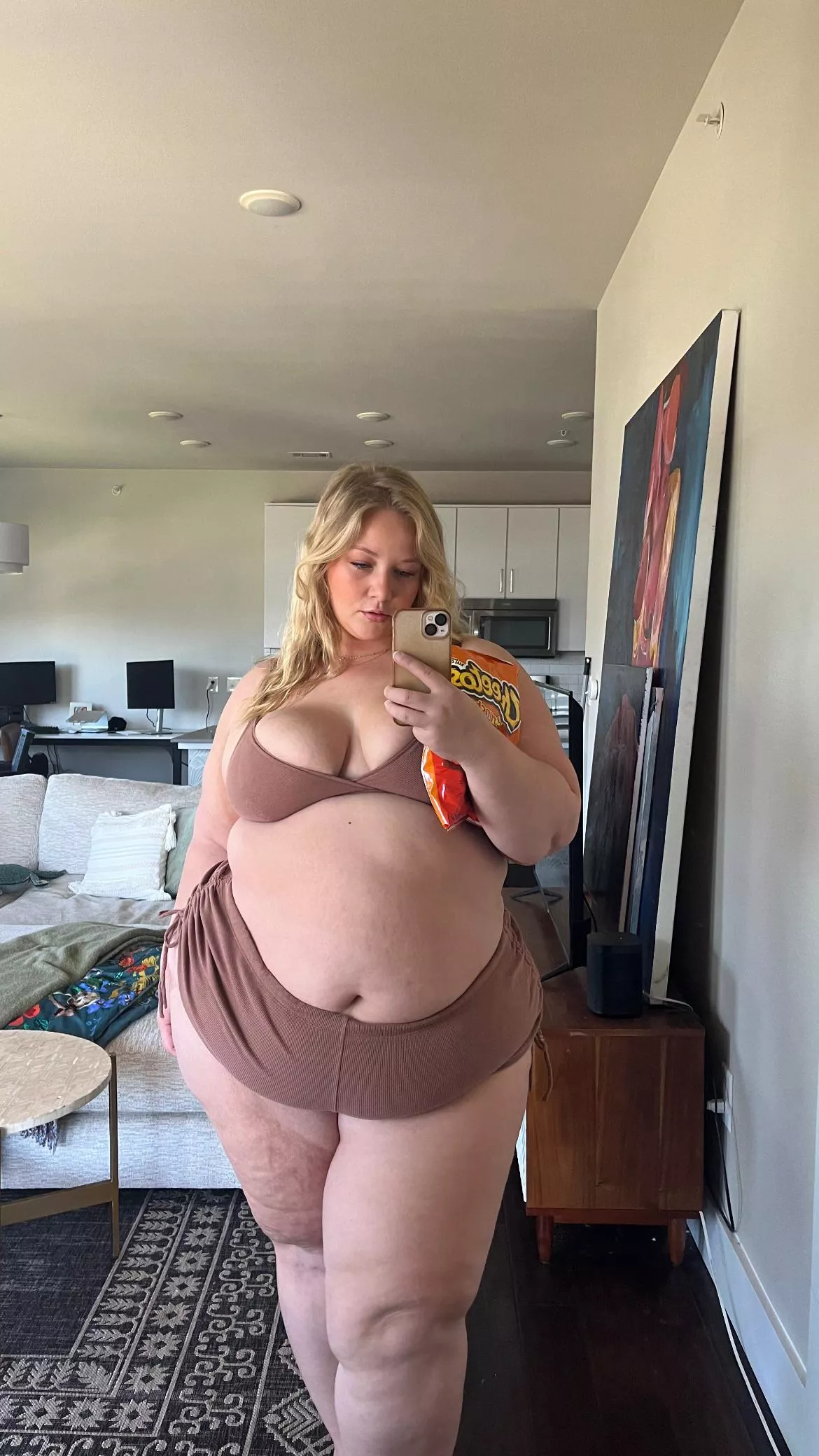 Hanging with my friends 🤭