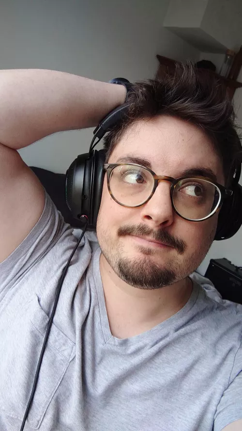 Hello gays 😋