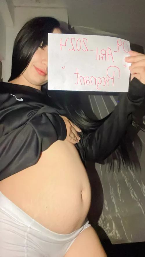 Hi daddy, do you like pregnant women? here is one and very hot 🥵🤰🏻🥛